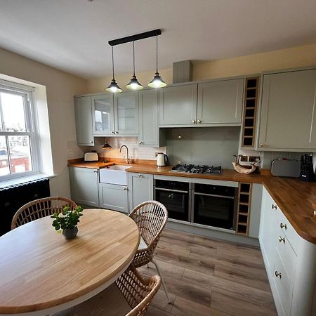 Luxury Penthouse Apartment 로웨스터프 외부 사진